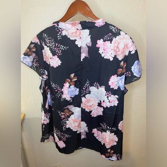 Black Floral Blouse w/ Tie, NWOT - SHEIN SIZE 2XL (16) - Picture 2 of 4